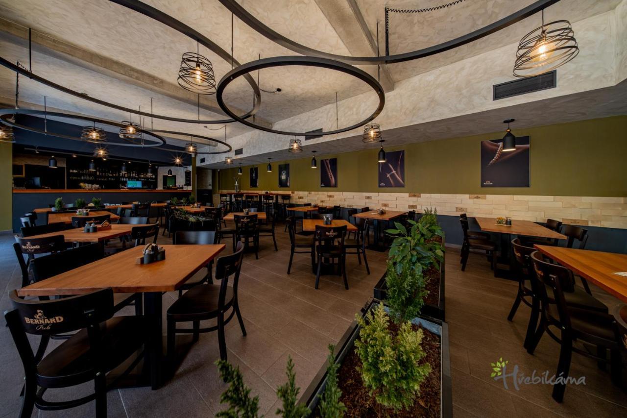 חומוטוב Restaurace A Pension Hrebikarna מראה חיצוני תמונה