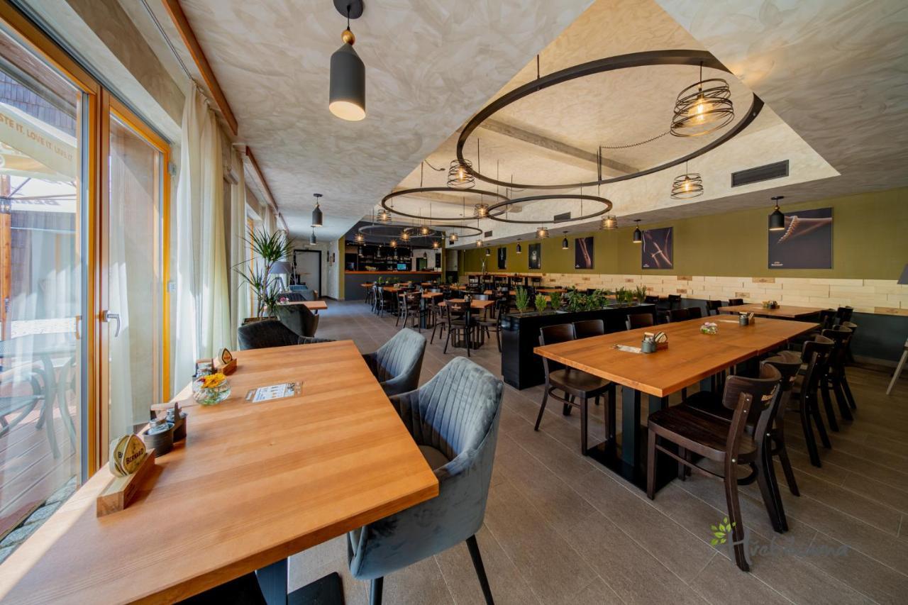 חומוטוב Restaurace A Pension Hrebikarna מראה חיצוני תמונה