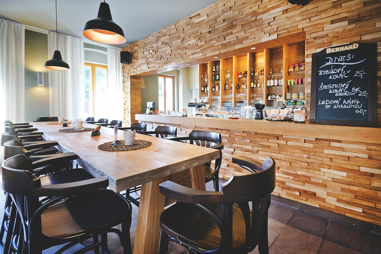 חומוטוב Restaurace A Pension Hrebikarna מראה חיצוני תמונה